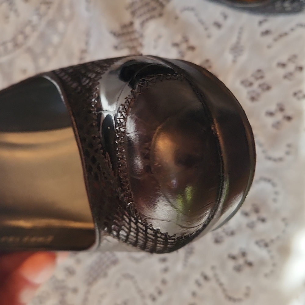 Stuart Weitzman Snakeskin Shoes - image 4